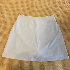 RARE USED - GIRLFRIEND COLLECTIVE MOON SKORT - MEDIUM - WHITE